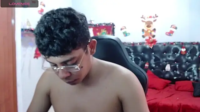 Snapshot of Wiiliam_20 chatting on December 19, 6:23 pm Wiiliam 20 online show from December 19, 6:23 pm