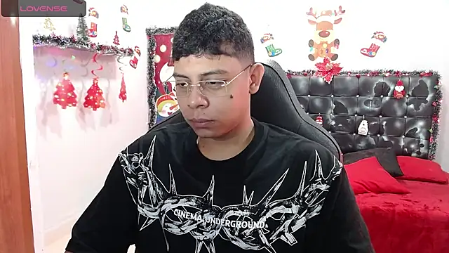 Snapshot of Wiiliam_20 chatting on December 22, 1:11 pm Wiiliam 20 online show from December 22, 1:11 pm