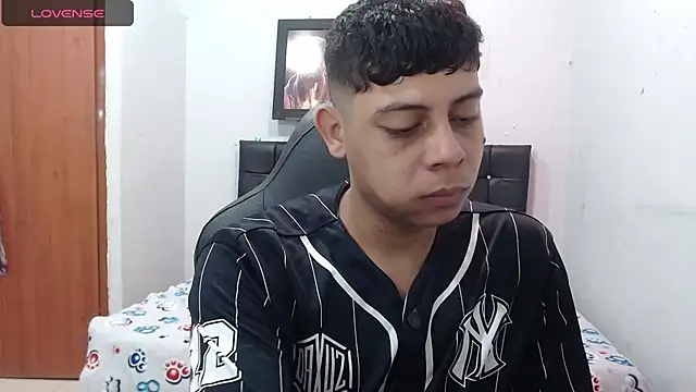 Snapshot of Wiiliam_20 chatting on February 8, 12:50 pm Wiiliam 20 online show from February 8, 12:50 pm