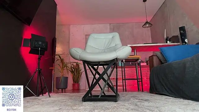 izi-fox online show from July 8, 1:15 pm