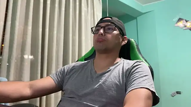 Snapshot of Allen_ibe chatting on May 23, 1:00 am Allen ibe online show from May 23, 1:00 am