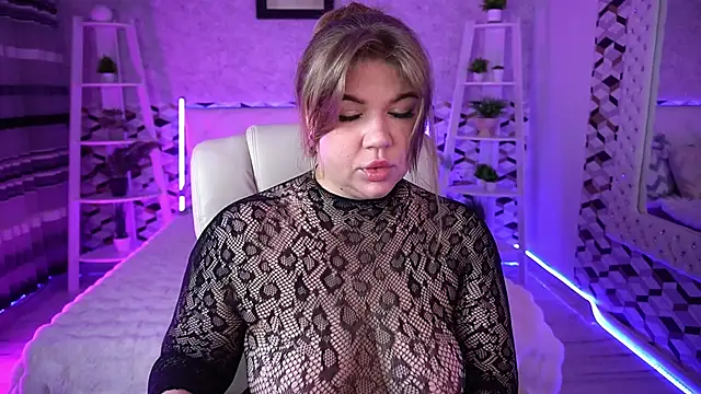 GabbieJay online show from April 15, 12:23 pm