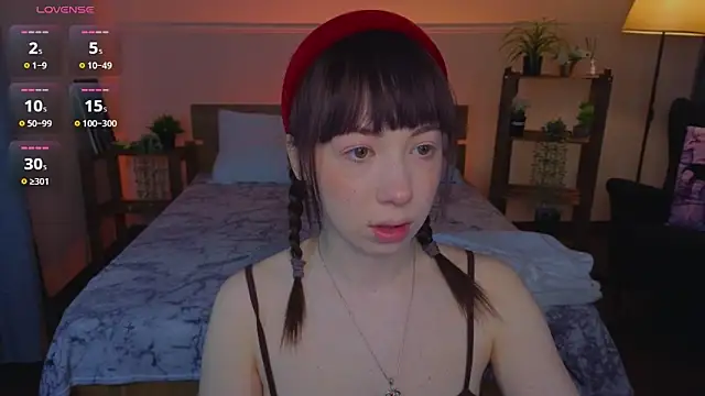 Snapshot of Hayle_Hill chatting on May 3, 1:44 am Hayle Hill online show from May 3, 1:44 am