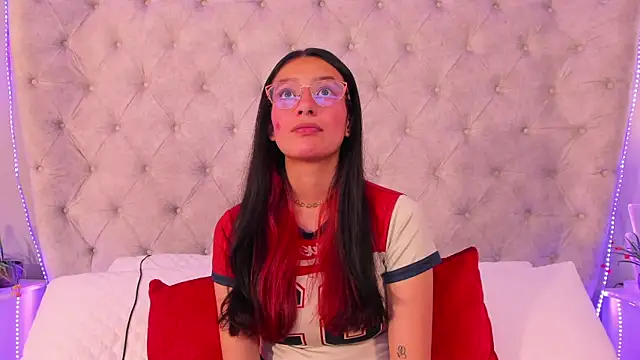 dafne bss online show from April 12, 5:01 am