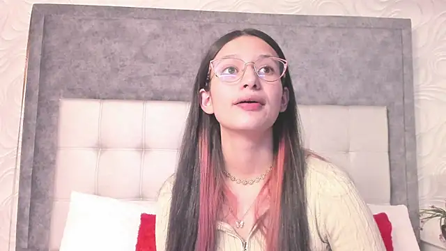 Snapshot of dafne_bss chatting on June 11, 11:03 pm dafne bss online show from June 11, 11:03 pm