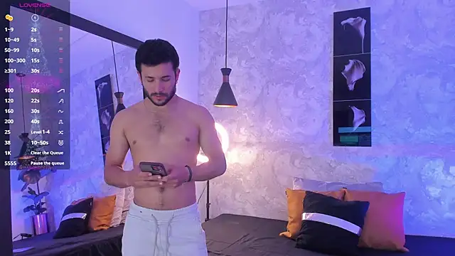 Snapshot of Valentinoford chatting on December 19, 6:45 am Valentinoford online show from December 19, 6:45 am