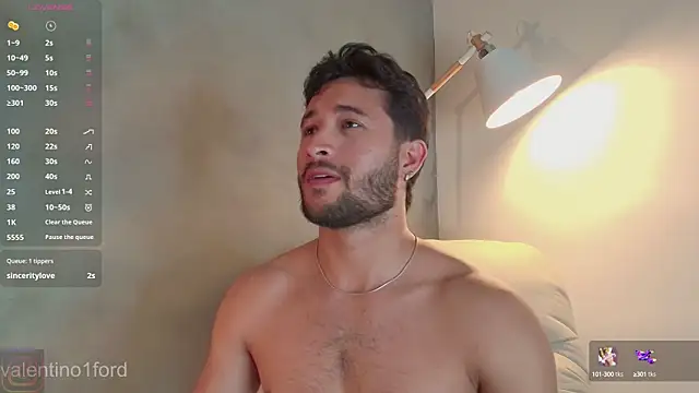 Snapshot of Valentinoford chatting on January 29, 1:37 am Valentinoford online show from January 29, 1:37 am