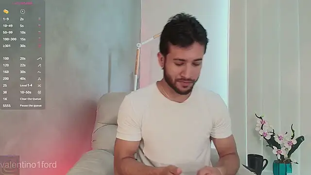 Snapshot of Valentinoford chatting on January 31, 5:53 pm Valentinoford online show from January 31, 5:53 pm