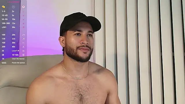 Snapshot of Valentinoford chatting on February 13, 2:34 am Valentinoford online show from February 13, 2:34 am