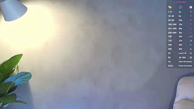 Snapshot of Valentinoford chatting on February 20, 2:29 am Valentinoford online show from February 20, 2:29 am