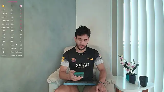 Snapshot of Valentinoford chatting on February 22, 9:26 pm Valentinoford online show from February 22, 9:26 pm