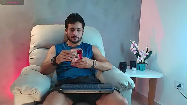 Snapshot of Valentinoford chatting on March 4, 12:29 am Valentinoford online show from March 4, 12:29 am