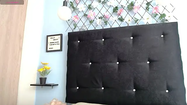 evatits 1 online show from February 27, 1:33 pm