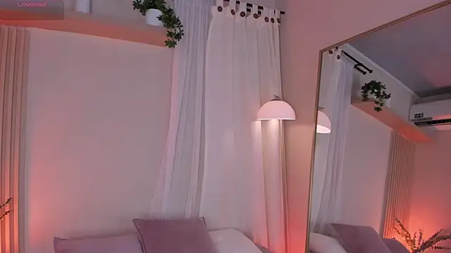 mara brooks online show from March 24, 11:54 pm