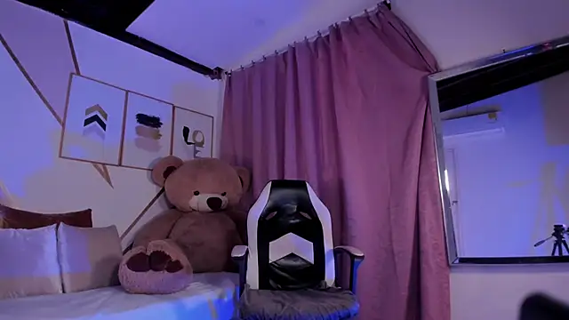 maye wells online show from January 18, 6:53 pm