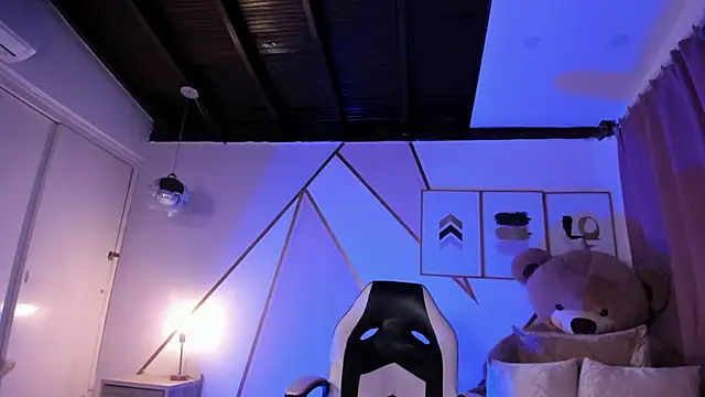 maye wells online show from February 12, 5:37 pm