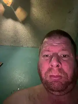 Snapshot of Diaperking916 chatting on February 21, 9:32 pm Diaperking916 online show from February 21, 9:32 pm