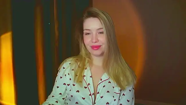 Snapshot of mia_raspberrie chatting on December 26, 2:12 am mia raspberrie online show from December 26, 2:12 am