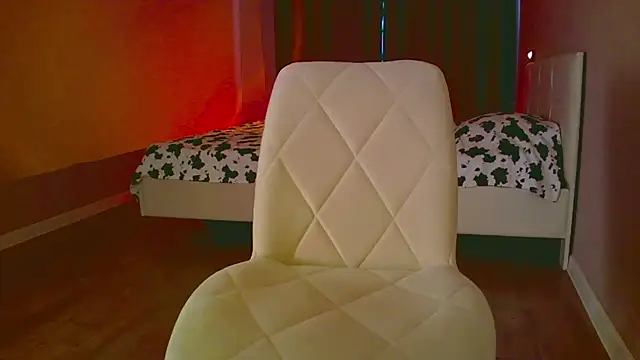 Snapshot of mia_raspberrie chatting on February 10, 6:31 am mia raspberrie online show from February 10, 6:31 am