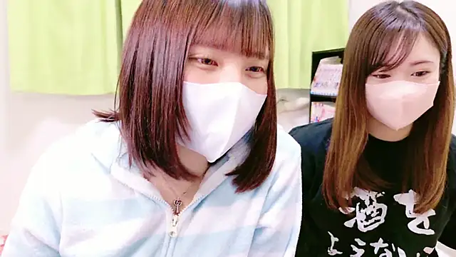 Snapshot of senachinnn chatting on January 4, 6:09 am senachinnn online show from January 4, 6:09 am