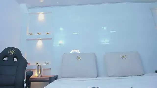 Dalia-Prada online show from April 18, 4:49 am