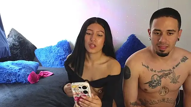 Snapshot of tony_and_sophia chatting on December 7, 2:02 pm tony and sophia online show from December 7, 2:02 pm