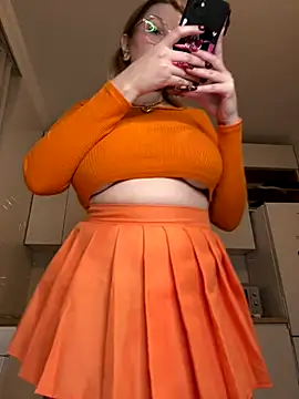 Teya moon  online show from October 28, 7:27 pm