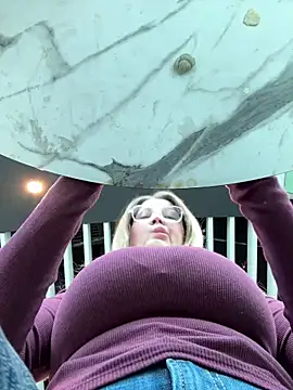 Teya moon  online show from April 10, 12:54 pm