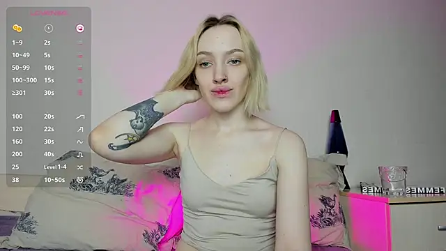 Snapshot of cheryl_mason chatting on December 17, 12:12 am cheryl mason online show from December 17, 12:12 am