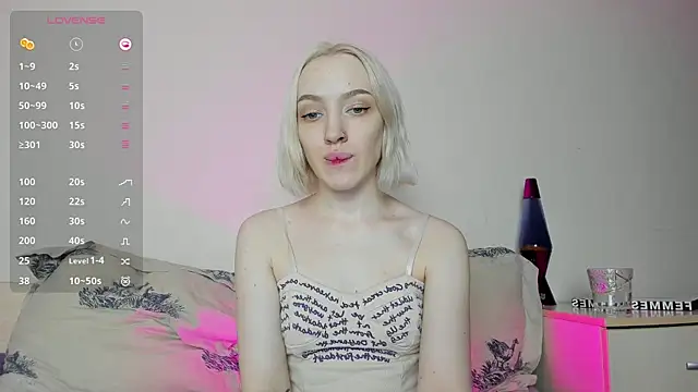 Snapshot of cheryl_mason chatting on December 24, 1:06 am cheryl mason online show from December 24, 1:06 am