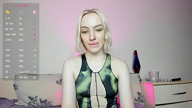 Snapshot of cheryl_mason chatting on January 6, 2:15 am cheryl mason online show from January 6, 2:15 am