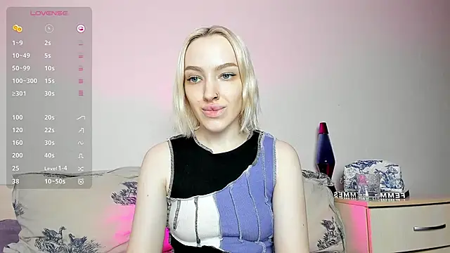 Snapshot of cheryl_mason chatting on January 15, 1:02 am cheryl mason online show from January 15, 1:02 am