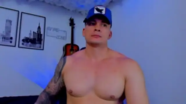 Snapshot of seancarreraa chatting on May 1, 8:57 pm seancarreraa online show from May 1, 8:57 pm