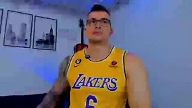 Snapshot of seancarreraa chatting on May 17, 4:14 pm seancarreraa online show from May 17, 4:14 pm