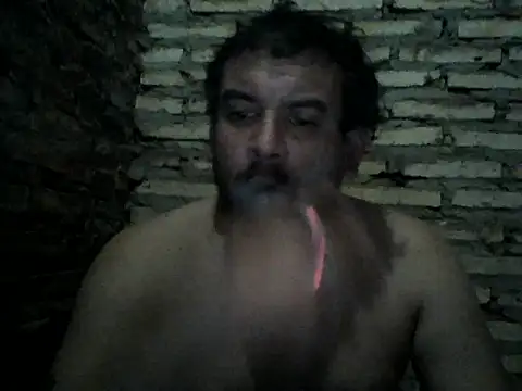 Snapshot of Rodrigo_happy chatting on December 14, 3:01 am Rodrigo happy online show from December 14, 3:01 am