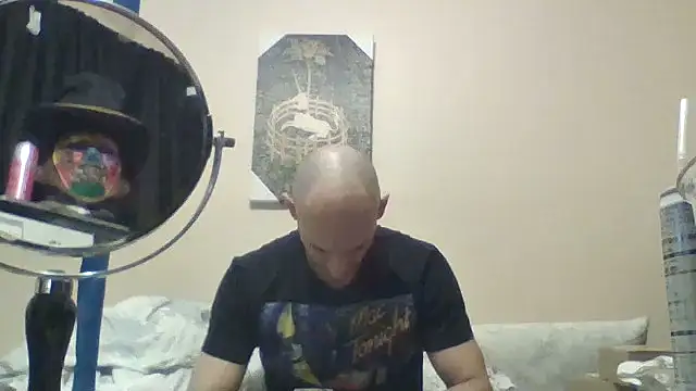 Snapshot of hailzeffn chatting on April 20, 9:16 pm hailzeffn online show from April 20, 9:16 pm