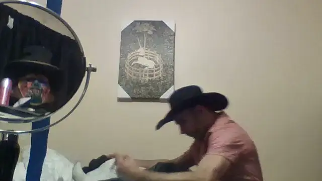 Snapshot of hailzeffn chatting on May 7, 2:28 am hailzeffn online show from May 7, 2:28 am