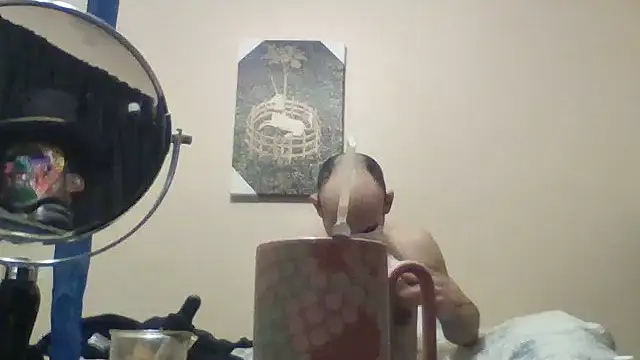 Snapshot of hailzeffn chatting on May 9, 8:36 pm hailzeffn online show from May 9, 8:36 pm