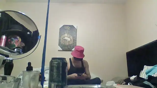 Snapshot of hailzeffn chatting on May 12, 12:35 pm hailzeffn online show from May 12, 12:35 pm