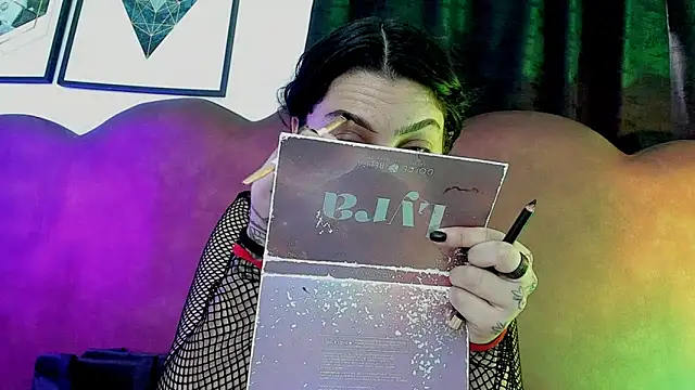 Snapshot of sophy_rock chatting on May 28, 3:31 pm sophy rock online show from May 28, 3:31 pm