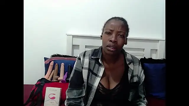 Snapshot of chocolatemix44 chatting on May 18, 6:52 am chocolatemix44 online show from May 18, 6:52 am