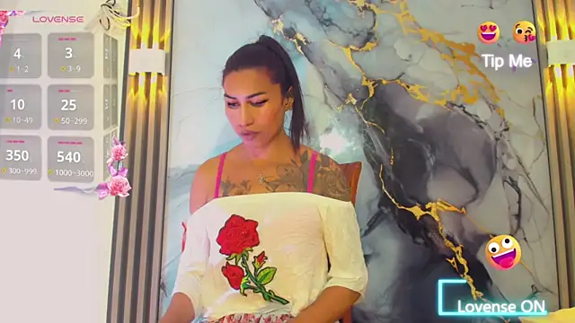 khiara moretti online show from March 28, 7:24 pm