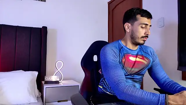 Snapshot of muscle_ares chatting on November 4, 12:32 am muscle ares online show from November 4, 12:32 am