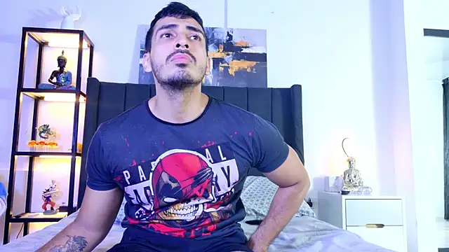Snapshot of muscle_ares chatting on April 22, 12:24 am muscle ares online show from April 22, 12:24 am