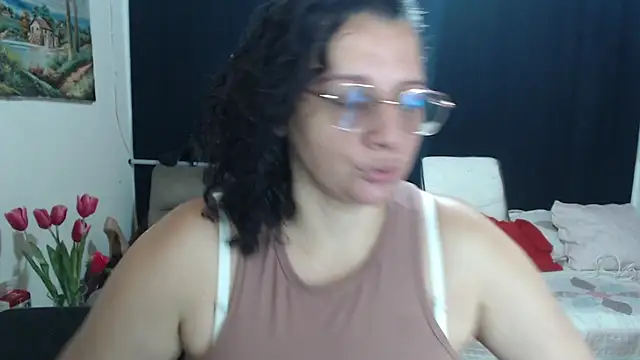 Aleja Gonzales online show from April 9, 2:33 am