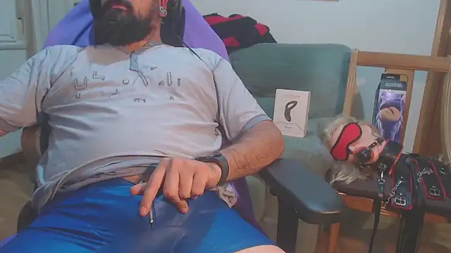 Snapshot of master4subslut chatting on September 18, 8:44 pm master4subslut online show from September 18, 8:44 pm