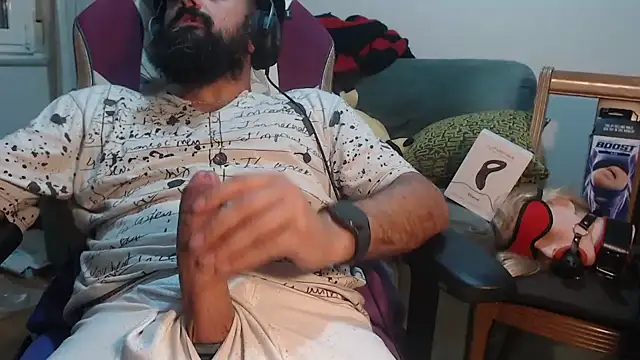 Snapshot of master4subslut chatting on October 24, 11:45 pm master4subslut online show from October 24, 11:45 pm