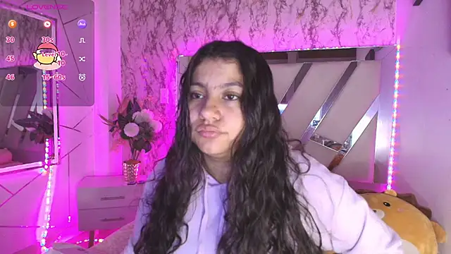 Snapshot of Miaa_Smiith1 chatting on December 10, 11:32 am Miaa Smiith1 online show from December 10, 11:32 am