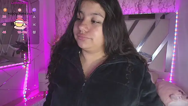 Snapshot of Miaa_Smiith1 chatting on December 12, 11:40 am Miaa Smiith1 online show from December 12, 11:40 am