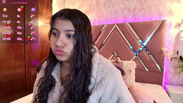 Snapshot of Miaa_Smiith1 chatting on January 27, 12:05 pm Miaa Smiith1 online show from January 27, 12:05 pm